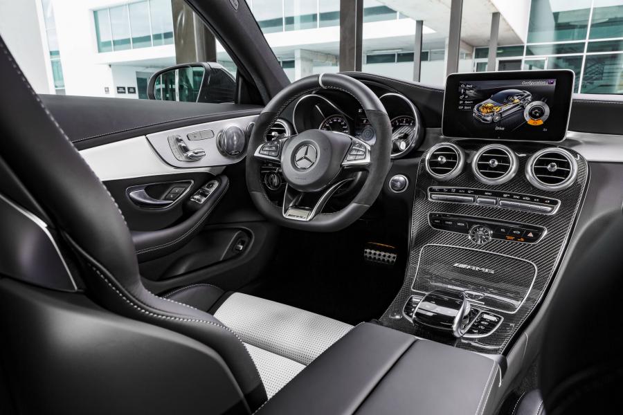 Интерьер Mercedes-AMG C63 S Coupe 2015 года  (фото 40 из 40)